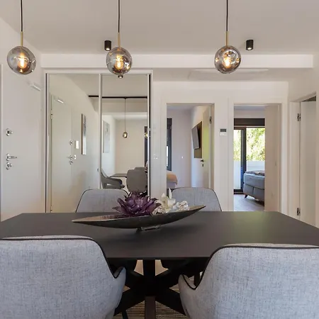 Hugo In I Sea In 50m Apartman