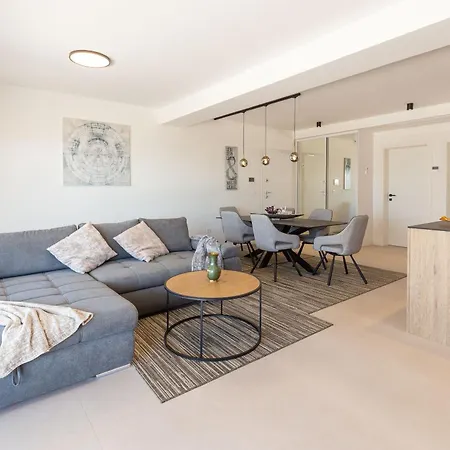 Apartman Hugo In I Sea In 50m *
