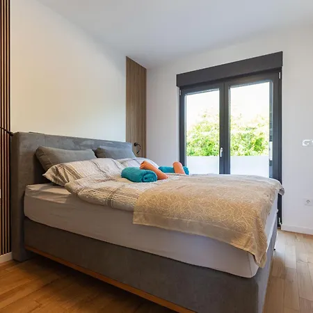 Hugo In I Sea In 50m Apartman *